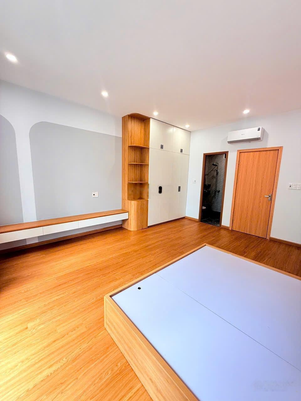 Bán nhà Dương Khuê, Nam Từ Liêm 46m2, 6 ngủ, hơn 8 tỷ, xách va li ở luôn, siêu hiếm, không ai có