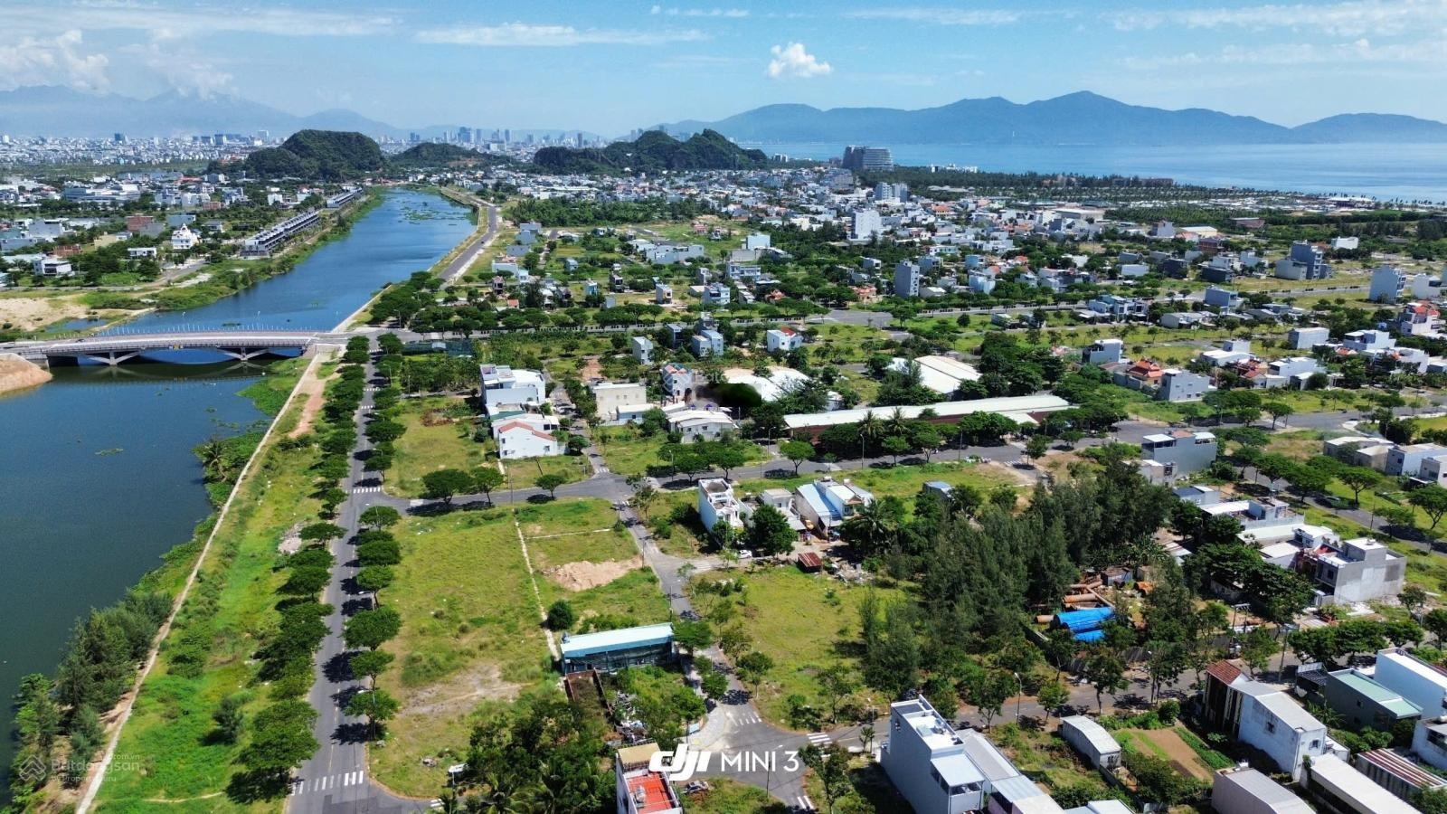 Bán đất đường 7m5 Thép Mới sát sông Cổ Cò, đối diện công viên khu biển Tân Trà. Giá tốt