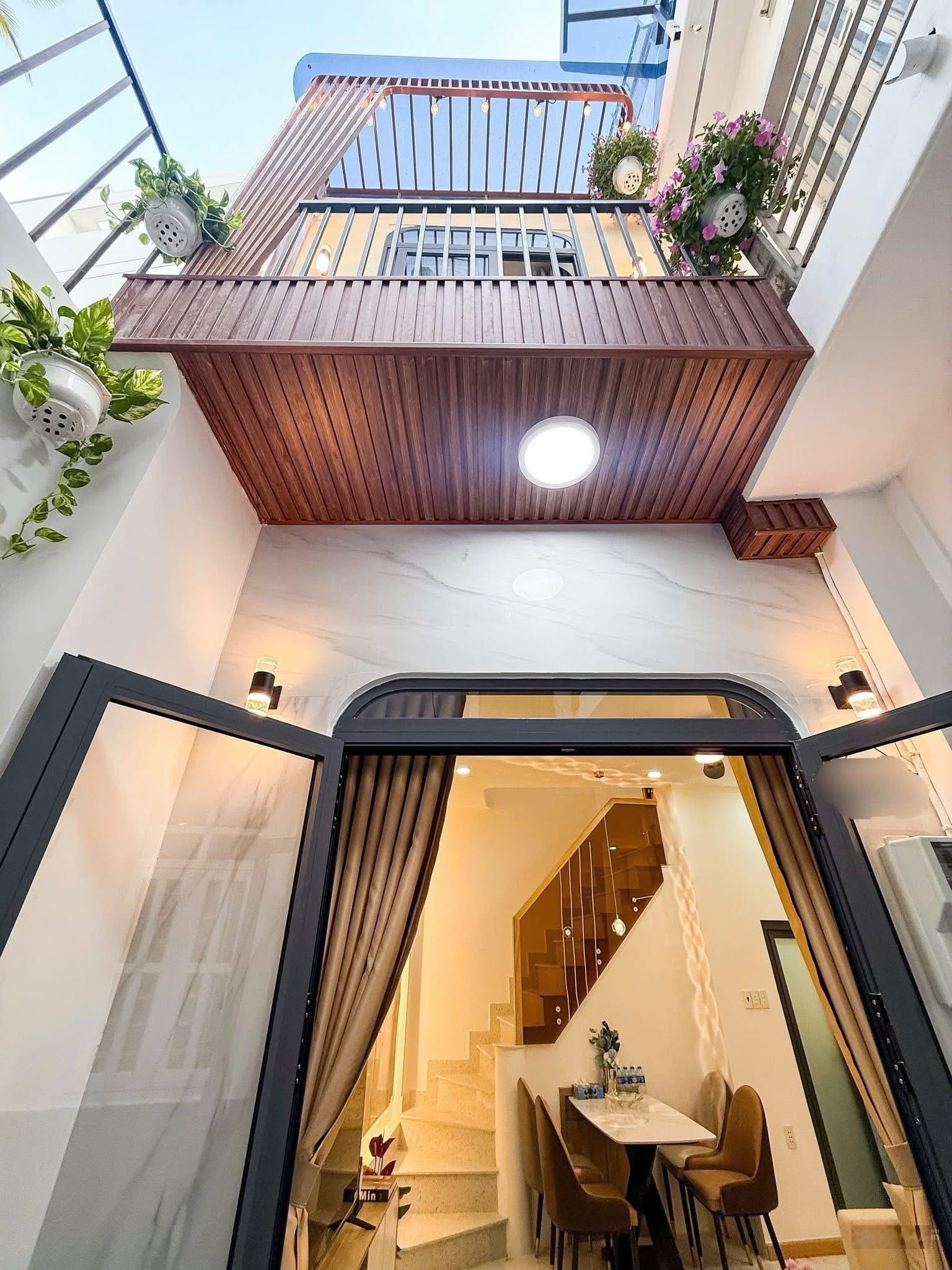 Nhà 26m2 tầm giá 4 tỏi ngay sát landmark 81