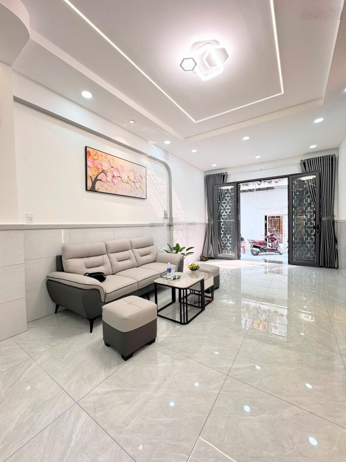 Bán nhà đẹp 2 tầng - hẻm xe hơi 6m thông - có phòng ngủ tầng trệt - vào ở ngay, giá chỉ 5,75 tỷ