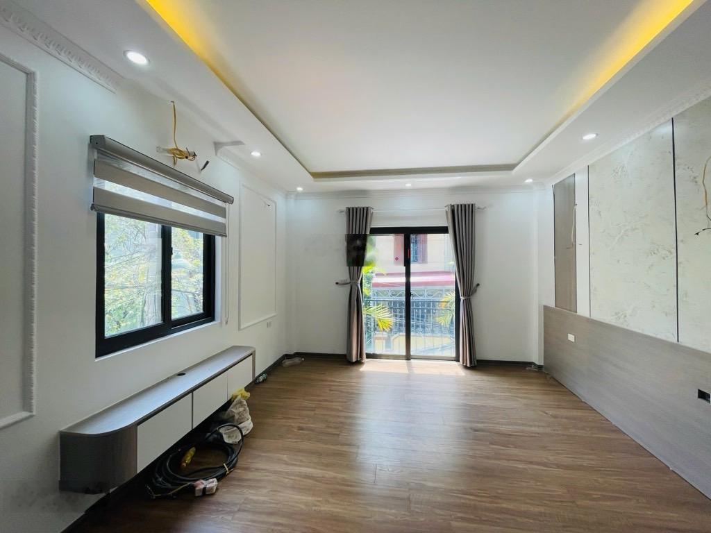 Hàng kín 34m2 5 tầng lô góc thoáng sáng vf3 đỗ cửa 70m ra phố quang tiến,200m ra đại lộ giá hơn 5ty