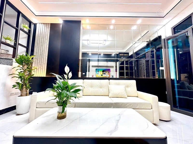 Bán nhà Linh Đàm lô góc 45m², 5 tầng, ngõ nông thẳng tắp ô tô tránh giá 9.8 tỷ