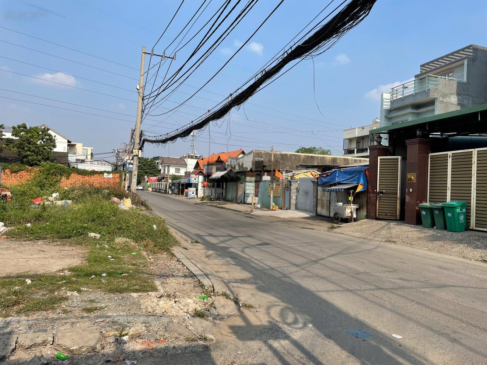 Hàng hiếm mặt tiền đường 11 cực đẹp, khu phân lô đồng bộ, giá chỉ bằng trong hẻm