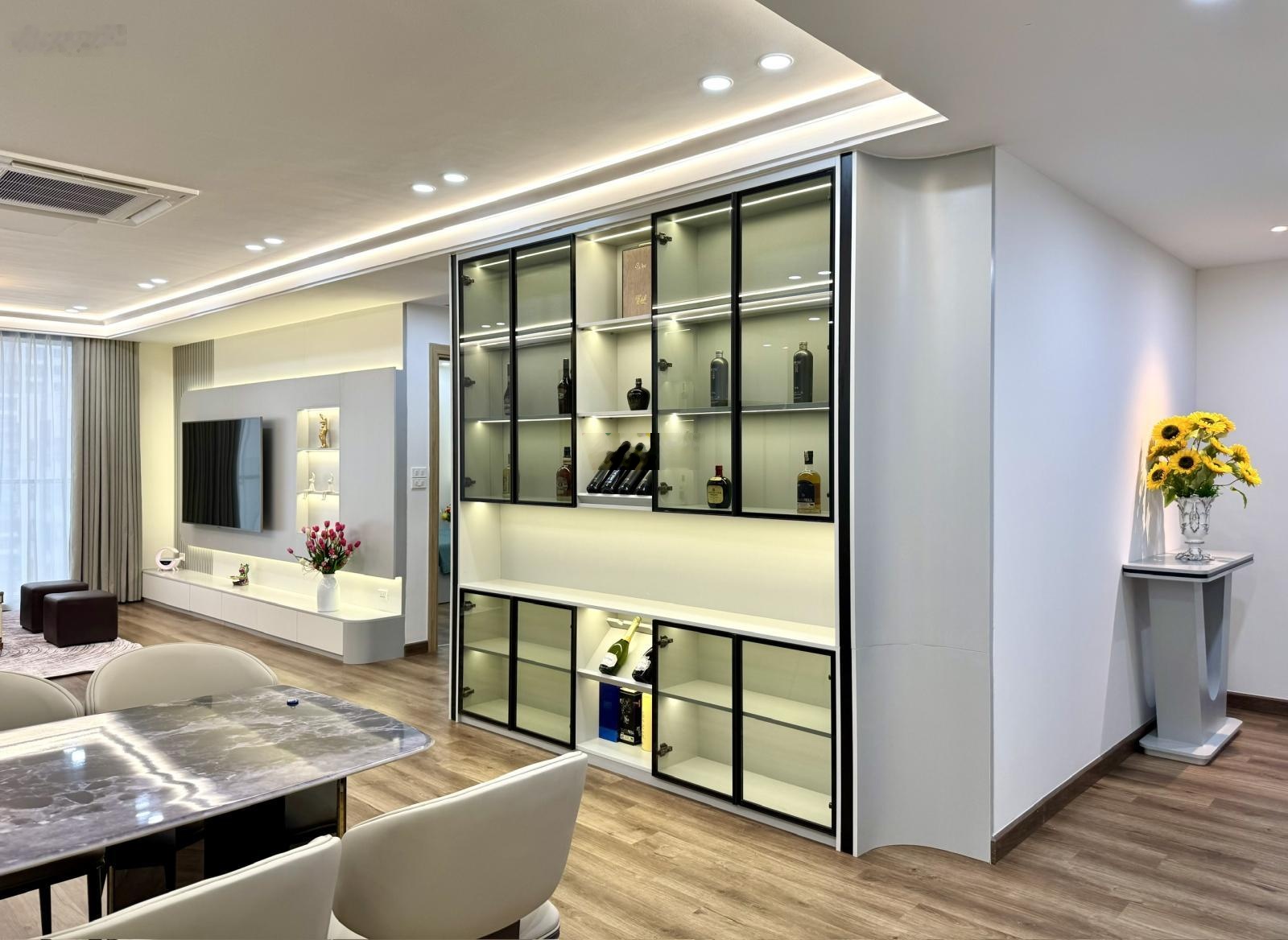 Mới, bán gấp căn 3pn view svđ Mỹ Đình đủ nội thất đẹp sẵn ở tại Florence Mỹ Đình giá 7,8 tỷ