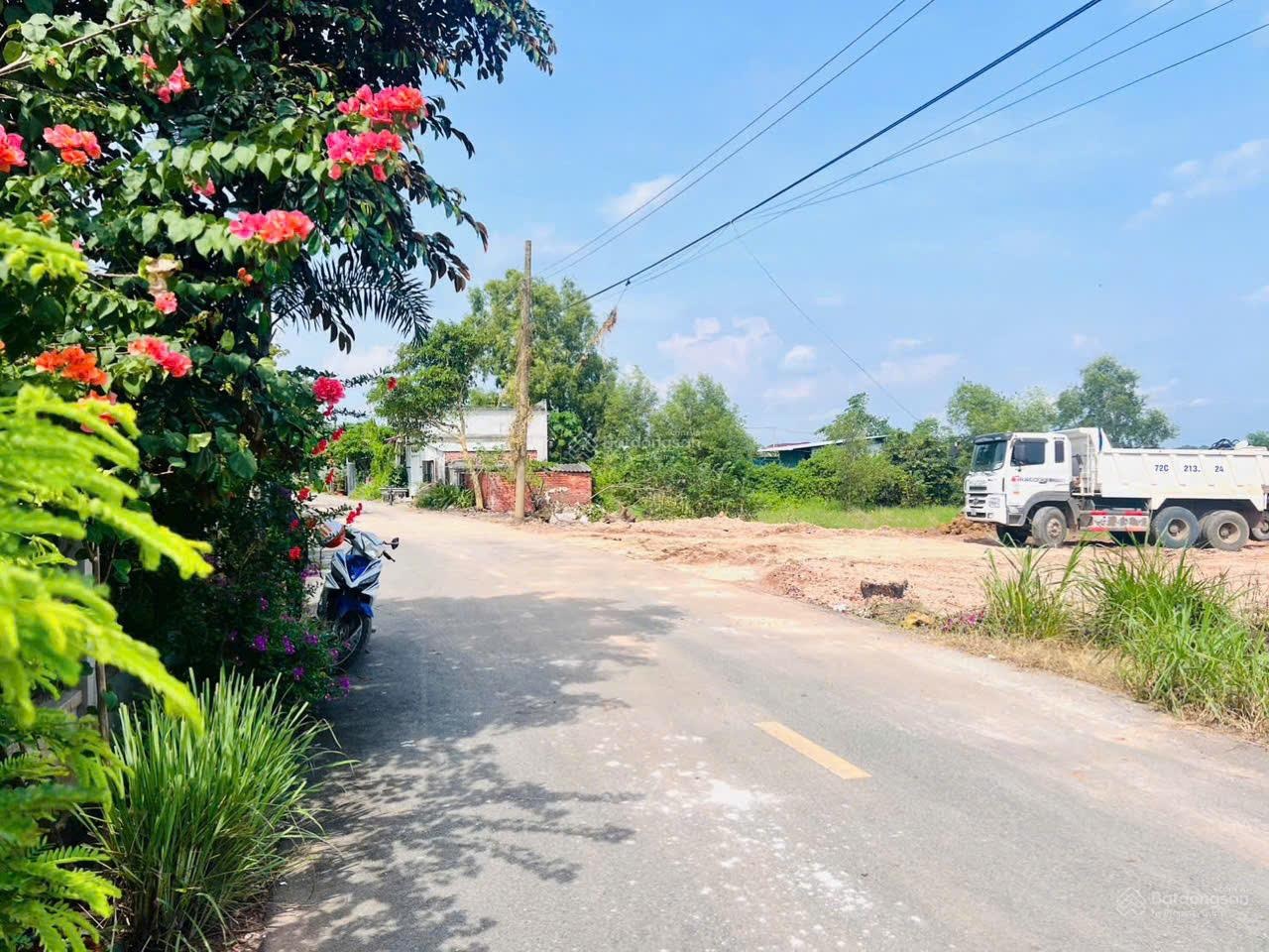 Bán 2 lô đất view lúa, thuộc Phước Hội (cũ) cách biển Phước Hải chỉ 7 phút. Mặt tiền đường nhựa lớn