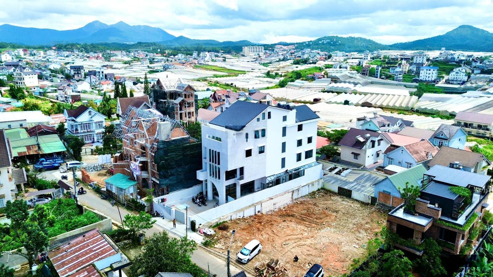 Bán lô đất đẹp Vạn Hạnh P8 Đà Lạt 810m² đất ở, phù hợp xây villa/khách sạn