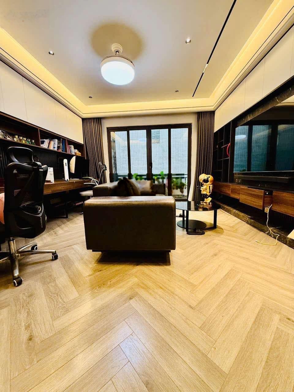 Phân lô Ngọc Khánh, ô tô đỗ cửa, nhà xây mới 6T thang máy, tặng full nội thất nhập 45m giá 20 tỷ