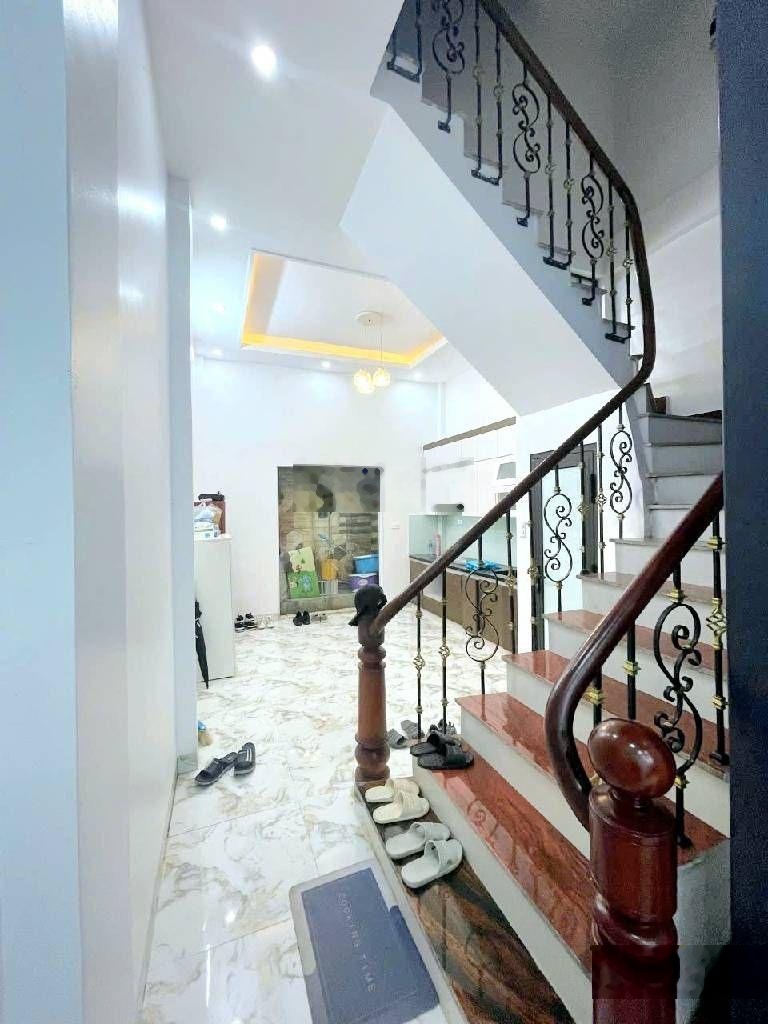 Bán nhà Đào Tấn, dt55m, 6 tầng Thang máy, 2 thoáng, gần ô tô, full nội thất.