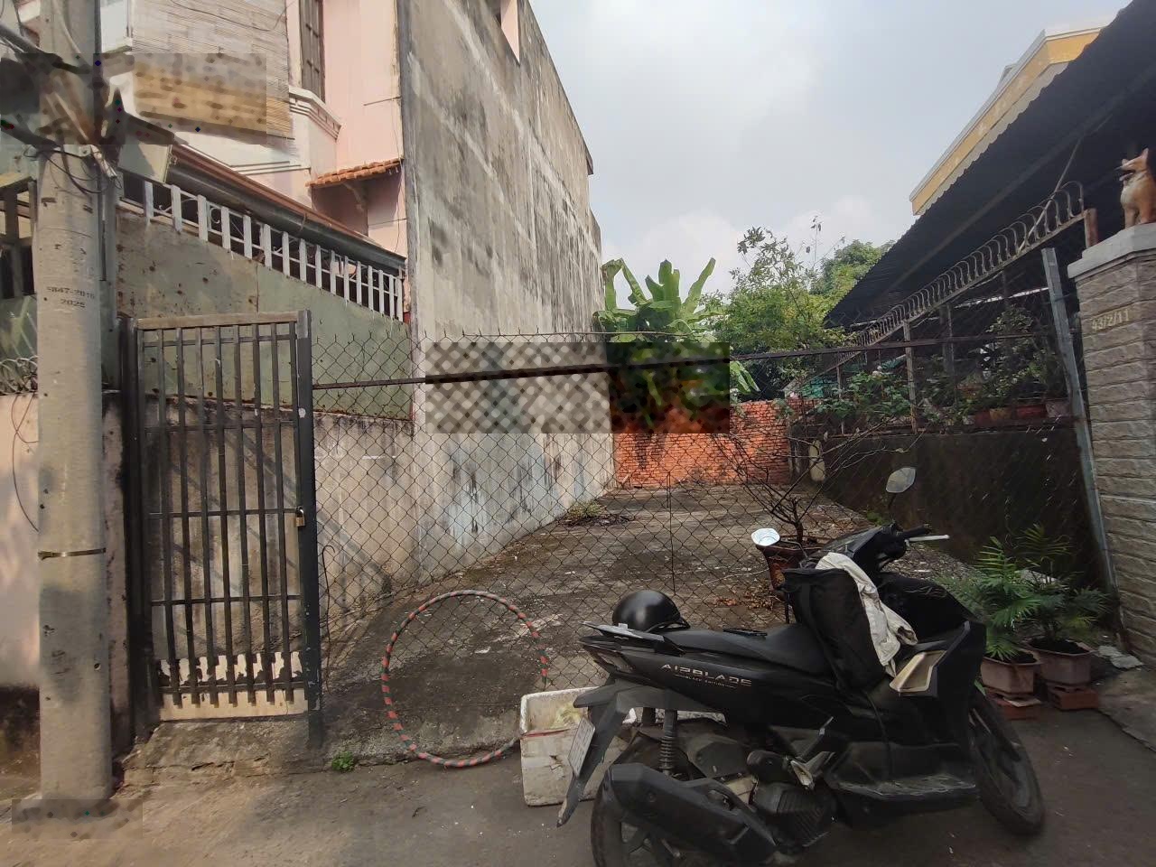 Bán đất mặt tiền hẻm xe hơi Linh Trung DT 68m2 chỉ 5.6 tỷ, ngang 5.2m