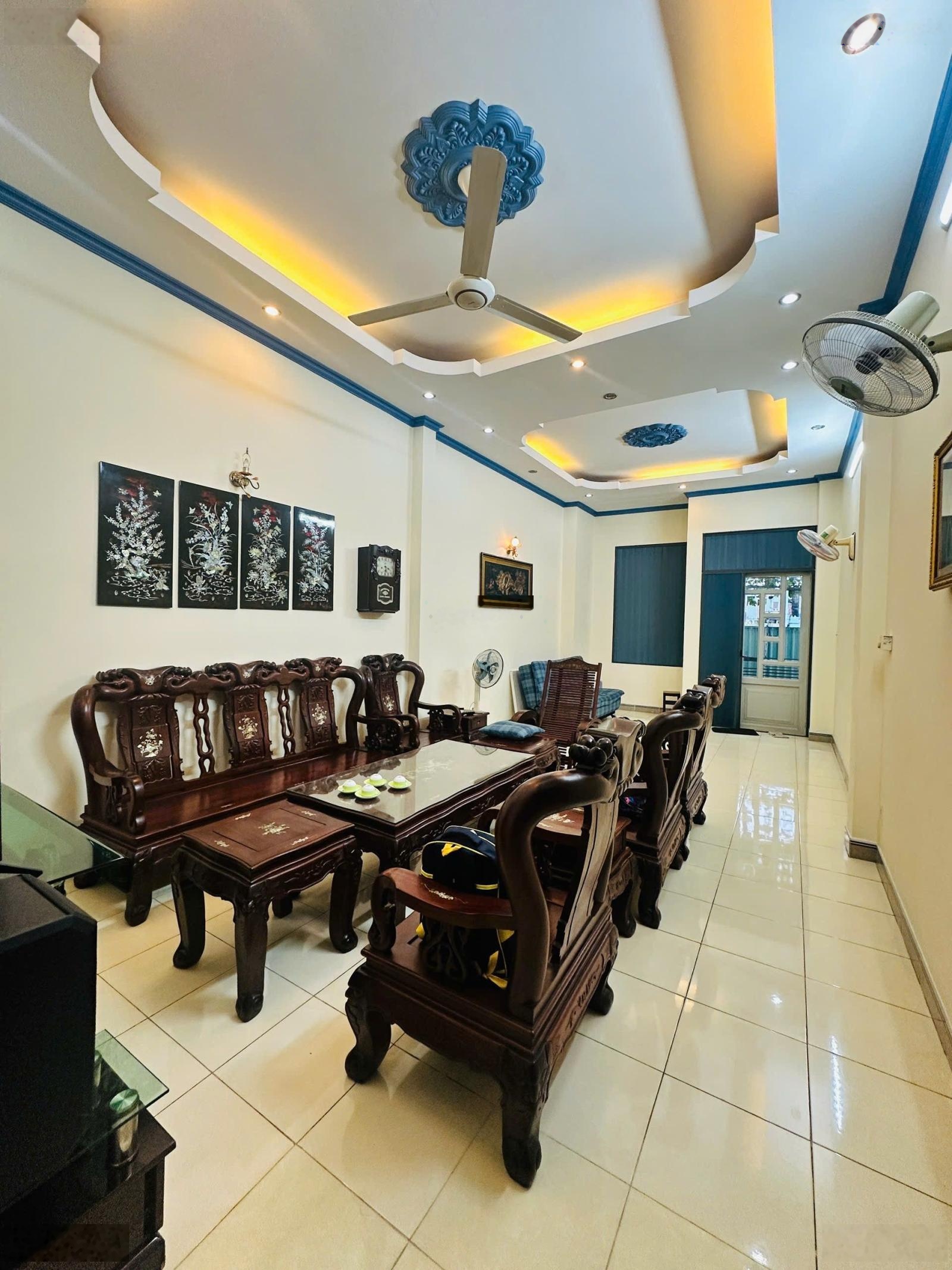 Giảm giá nhà mặt tiền kinh doanh 4 tầng đường GÒ DẦU Quận Tân phú dt 75m2