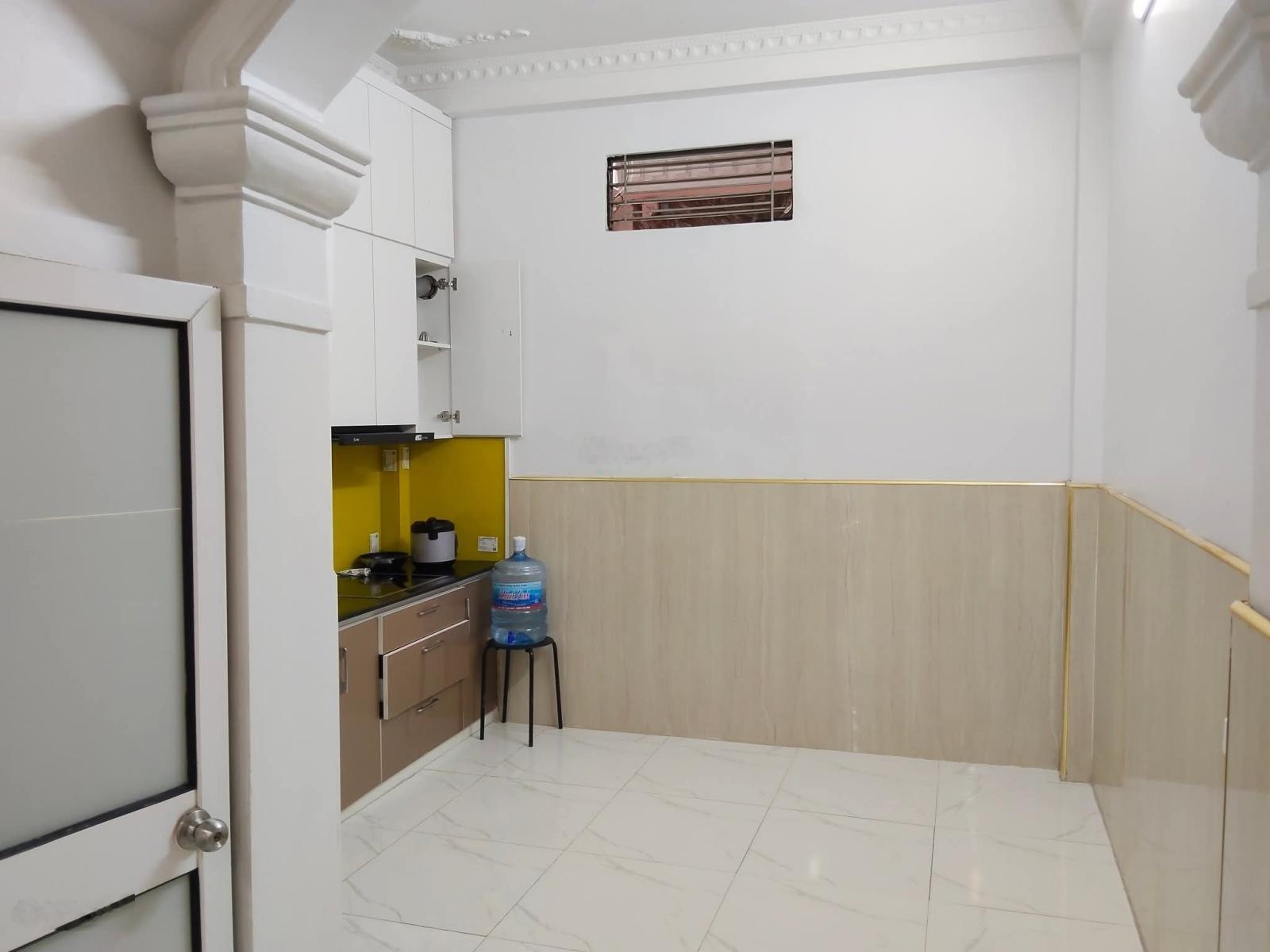 Căn duy nhất - mặt ngõ ô tô - lô góc - phố xuân thủy cầu giấy - nhà dân xây 42m2 x 4t vượng khí -