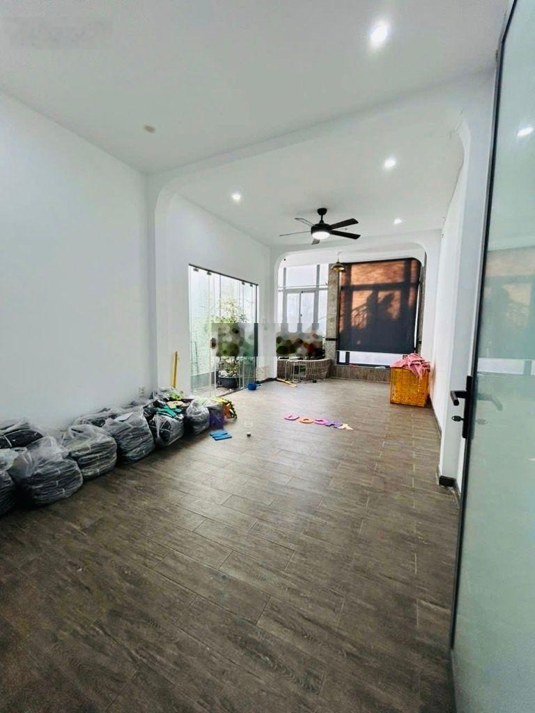 Bán nhà khu Bàu Cát 2, Tân Bình, DT khủng 105m2 x 2 tầng, cách 2 căn ra MT - ngộp nặng giảm sâu