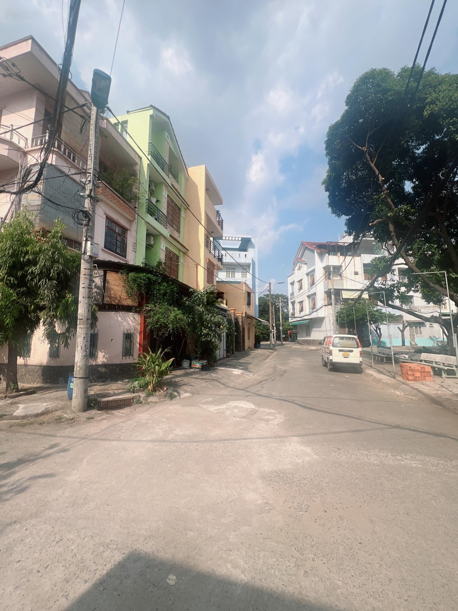 Đất nền khu phân lô đường linh trung - kha vạn cân- dt: 185,7m2 ngang 5,6m- giá 13,5 tỷ