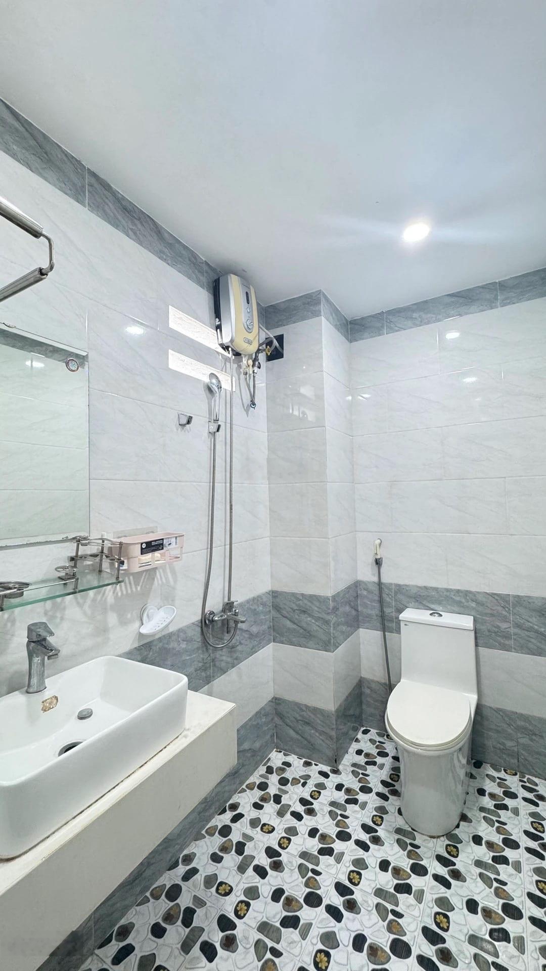 BÁN gấp NHÀ ĐẸP 4 TẦNG 100m2 mặt tiền MAI HẮC ĐẾ SƠN TRÀ, ĐÀ NẴNG, vị trí lõi trung tâm Kinh doan