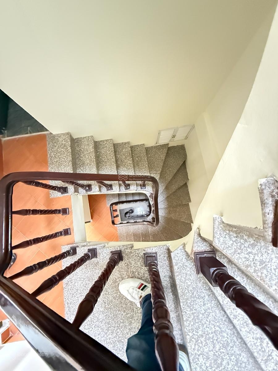 Lô góc, cách ô tô 30m, Hoàng Mai ngõ rộng, thoáng, SĐCC nở hậu, QH ổn định, 36.3m2*5T, 7,9 tỷ