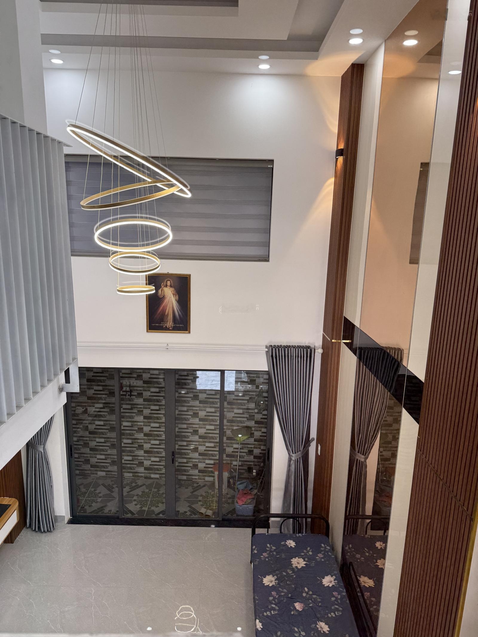 Bán gấp nhà mới 5 tầng, full NTCC, hẻm 6m đường số 9, phường BHH, quận Bình Tân,TP HCM.Chỉ: 6,79 tỷ