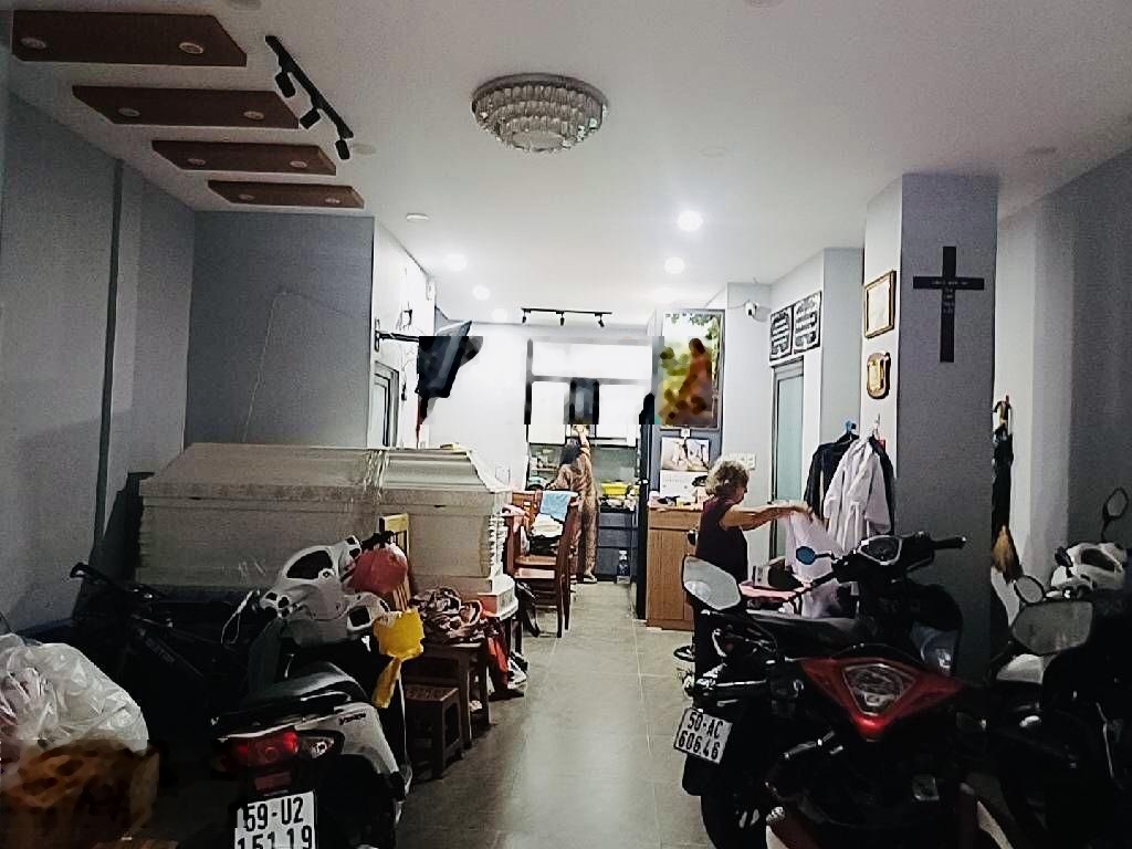 Giảm mạnh còn 8 tỷ - bán nhà gần chợ bà chiểu - ngang hiếm hơn 5m - 64m2