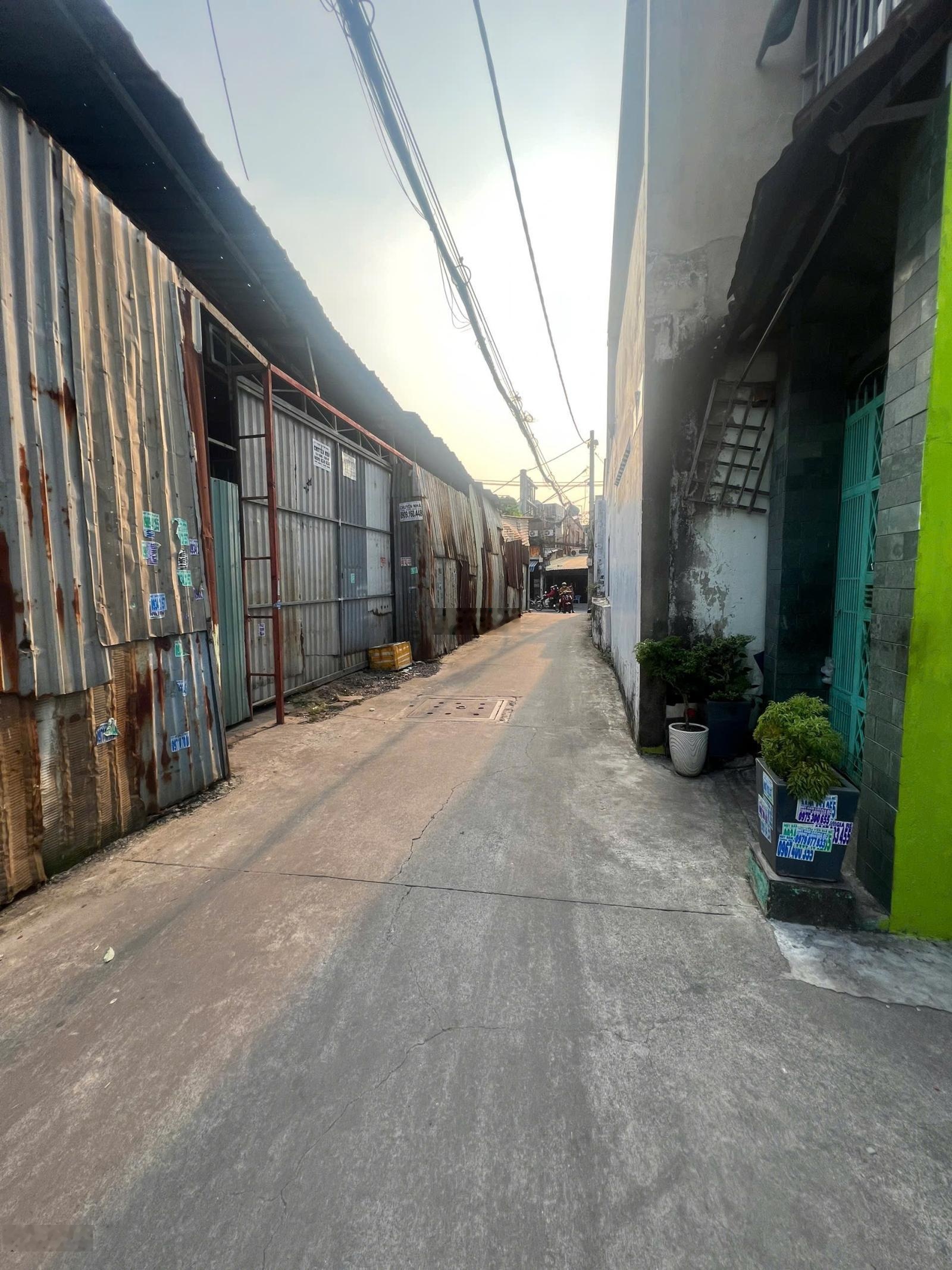 Bán nhà trệt lửng, hẻm 1/ xe hơi đường 9 Linh Tây, Thủ Đức, nằm sát phạm ván đồng, 54m2.chỉ 4.5T