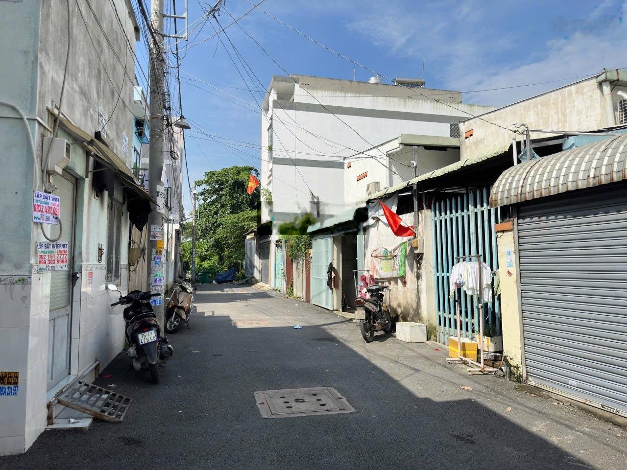 Dãy trọ hẻm 63 đường 11 phường Trường Thọ, Thủ Đức. Hẻm xe hơi 5m, (6x17m) 102m2