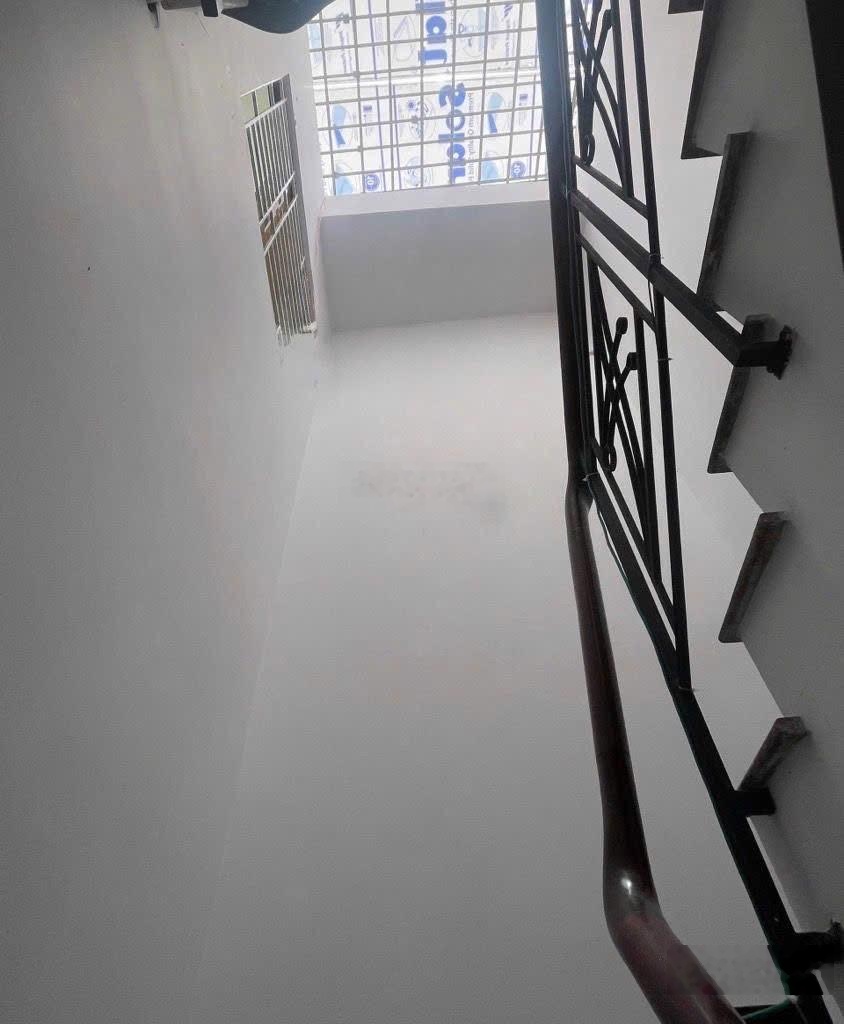 Gấp bán!! hẻm xe tải thông, 3 tầng btct, nở hậu, gần 50m2 đất