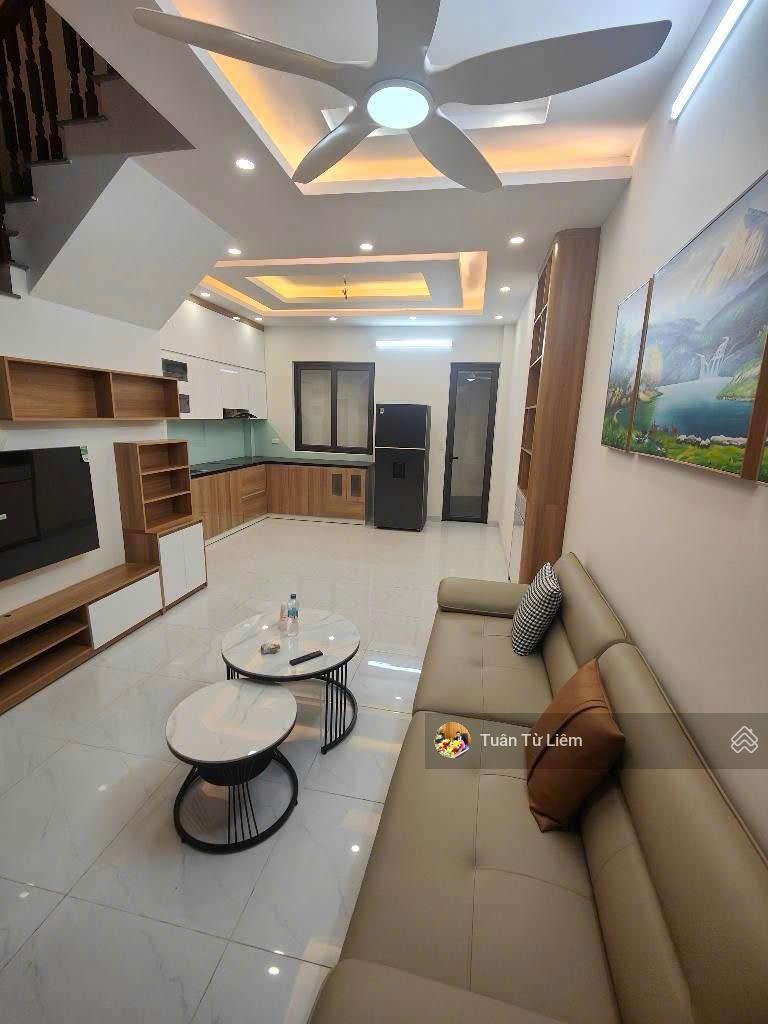 Hiếm!!!20m ra mặt phố Nguyễn Hoàng,52mx4 tầng full đồ sẵn ở,có sân để xe riêng,sổ riêng