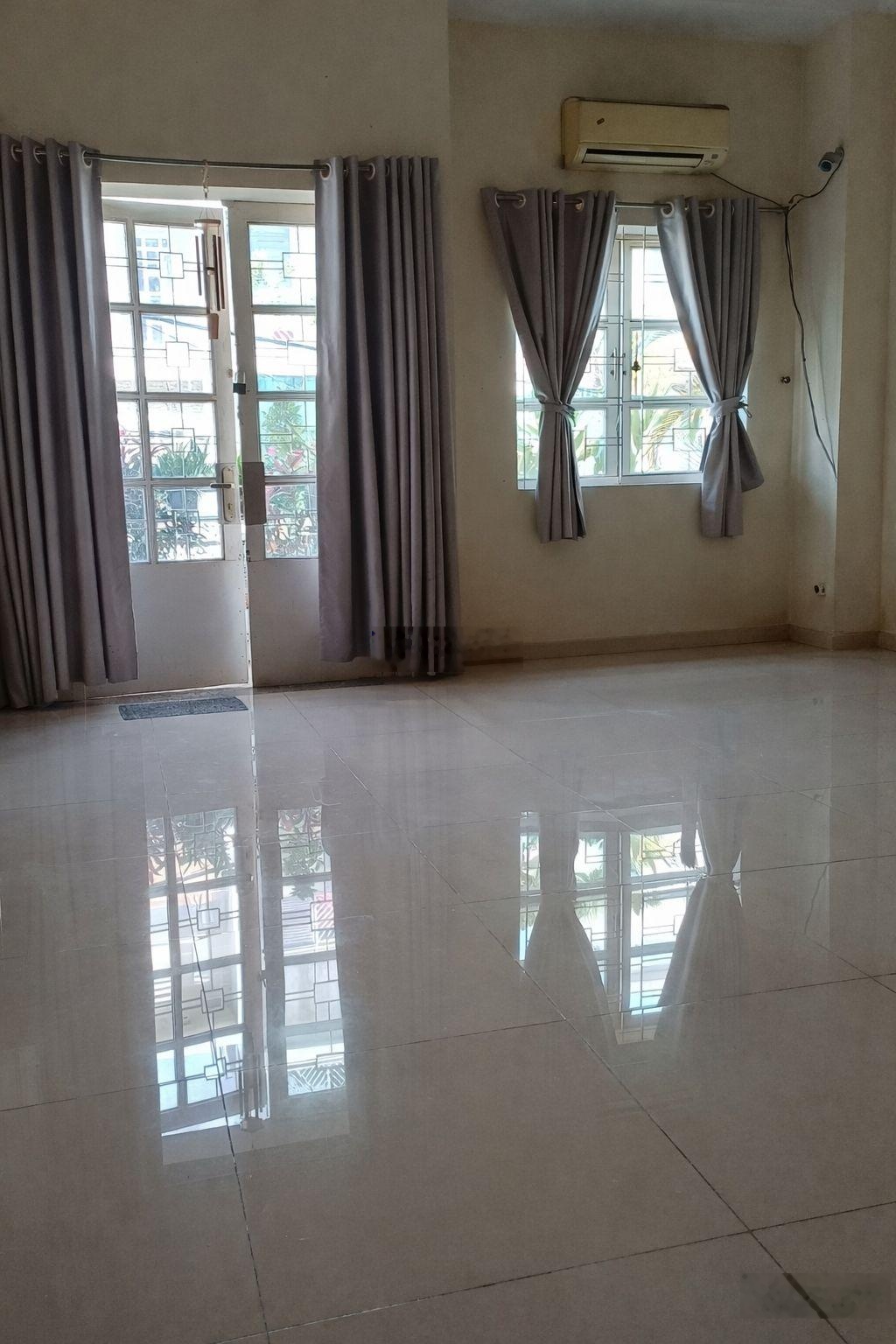 Khu Tên Lửa - Vành Đai Trong - Nhà Thờ Phao Lô - 4 tầng (4.5x20m) 4Pn - Đường 12m - Chỉ: 12.7 Tỷ TL