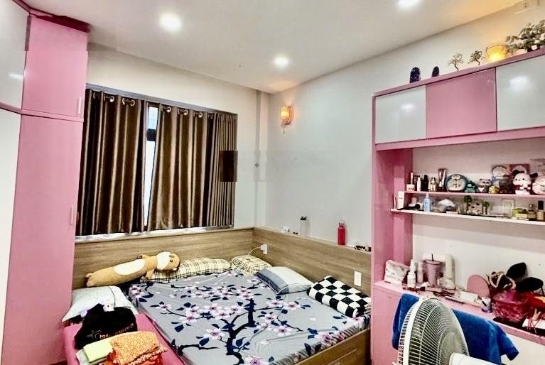 Nhà hẻm ô tô 7 chỗ tránh, diện tích rộng 90m2, ngay KDC Nam Long quận 7, chỉ 8.5 tỷ, pháp lý chuẩn