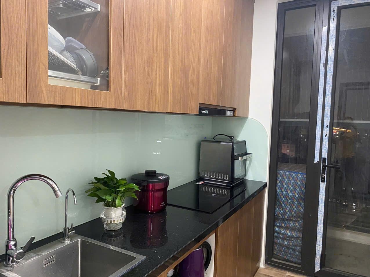 Chính chủ cho thuê căn 64m2 2ng 2vs full nội thất tại trung tâm phố Nhổn giá 8,5tr ô tô để dưới hầm