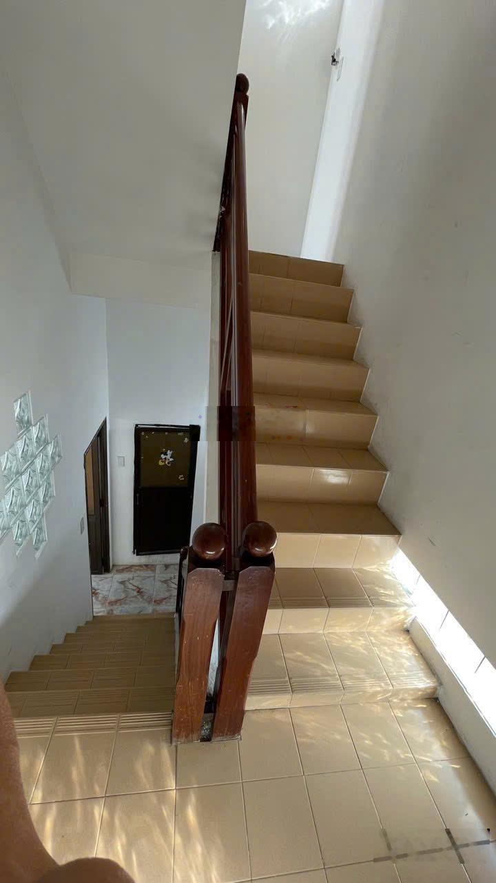 Thiết kế hoành tráng 6 tầng (6x10)m lạc long quân