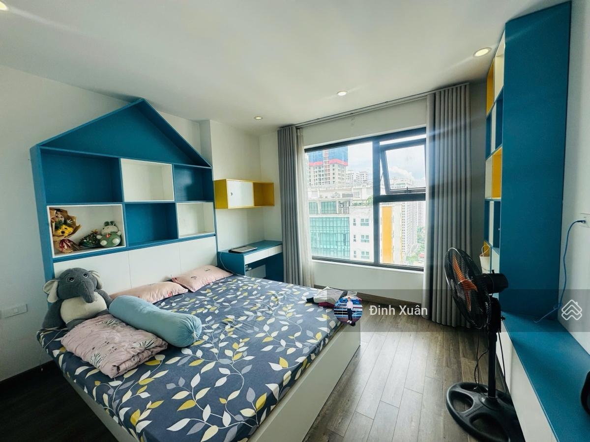 Bán gấp căn hộ tập thể Kim Liên - 100m2 - 3 ngủ 3 wc - ô tô - view phố - full đồ ở ngay