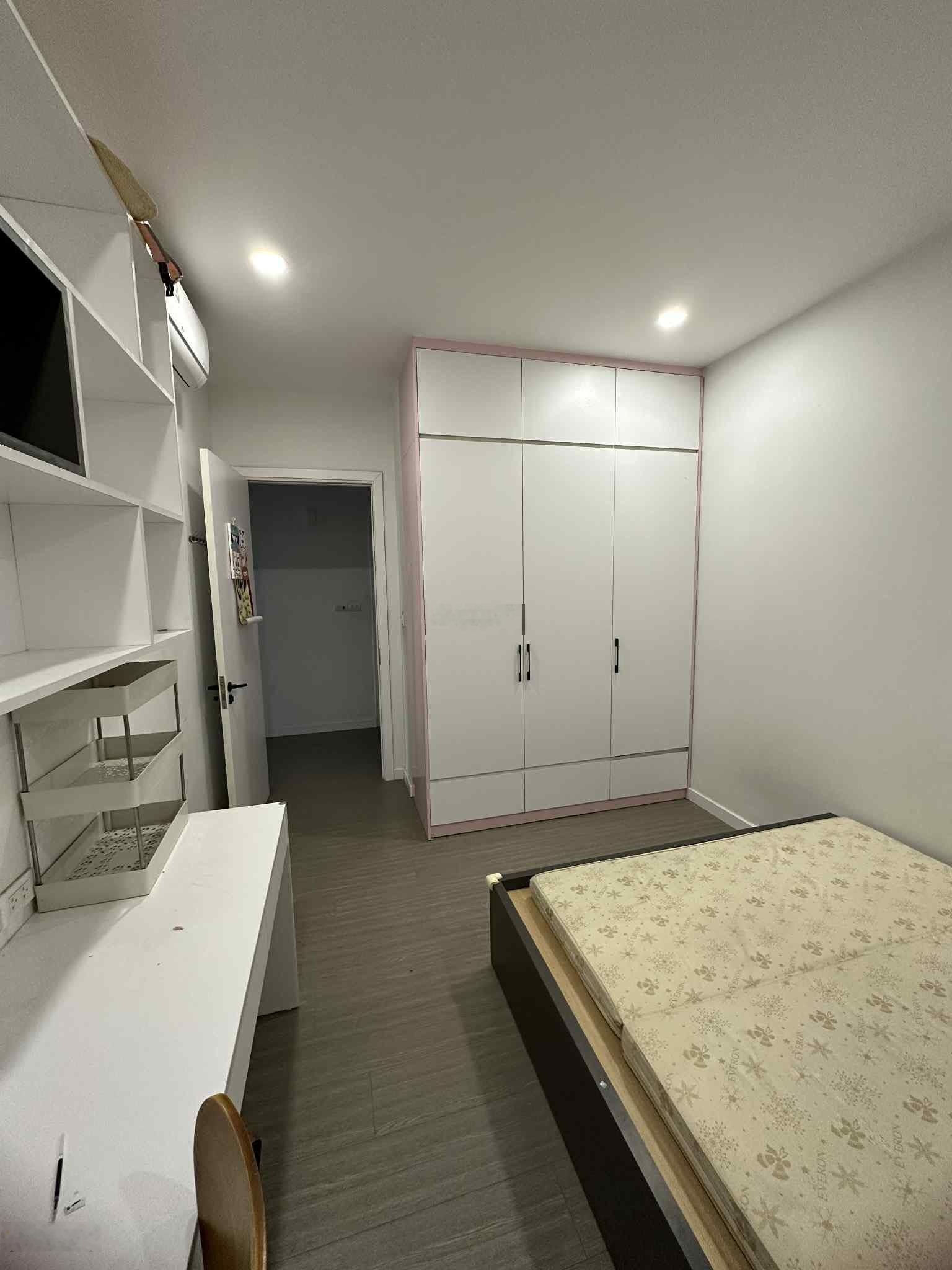 Cho thuê căn góc 2 ngủ Ecohome Phúc Lợi, Long Biên. 72m2. Full nội thất. Giá 8tr. LH: 0981716196