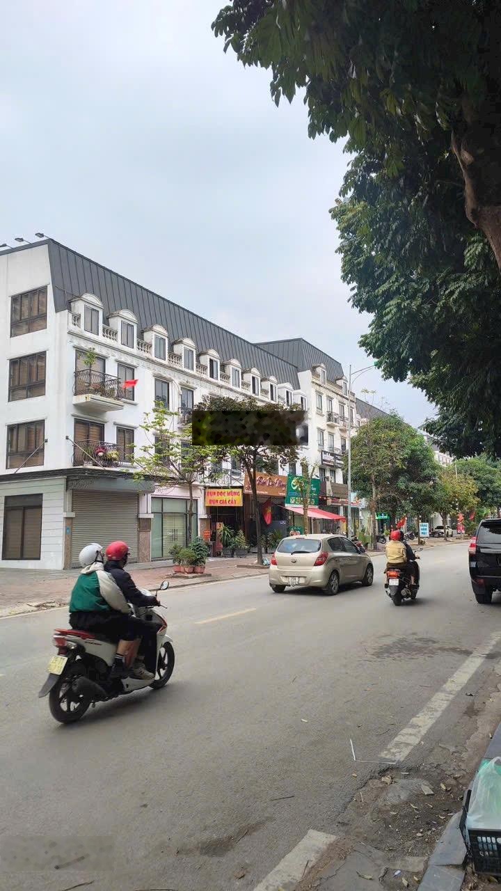 Bán gấp Nhà LK Mặt Phố Văn Quán, 135m2, Lô góc, Kinh doanh, vỉa hè, không lỗi, chỉ 36,5 tỷ