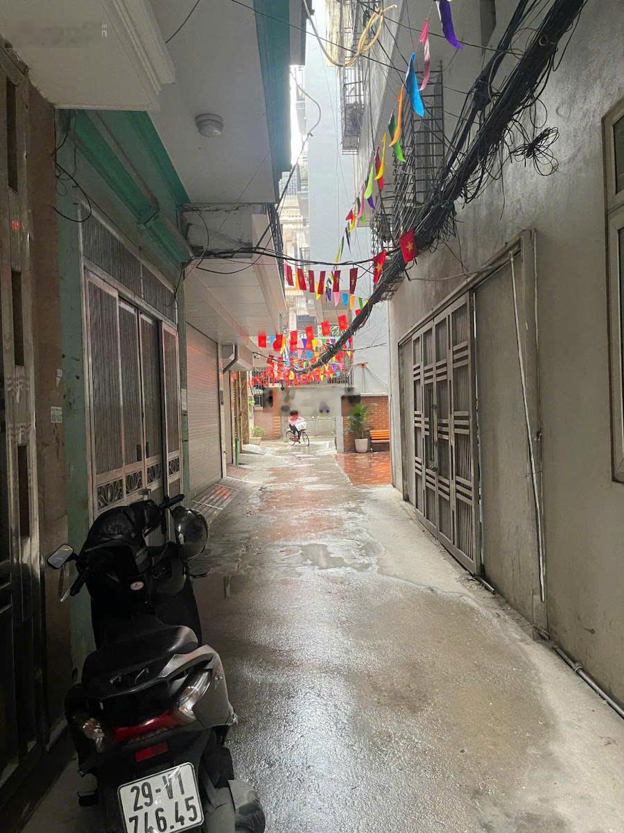 (043) 40m ra phố nguyễn chí thanh - gara 7 chỗ ôtô vào nhà -mt 6m siêu rộng -trung tâm đống đa