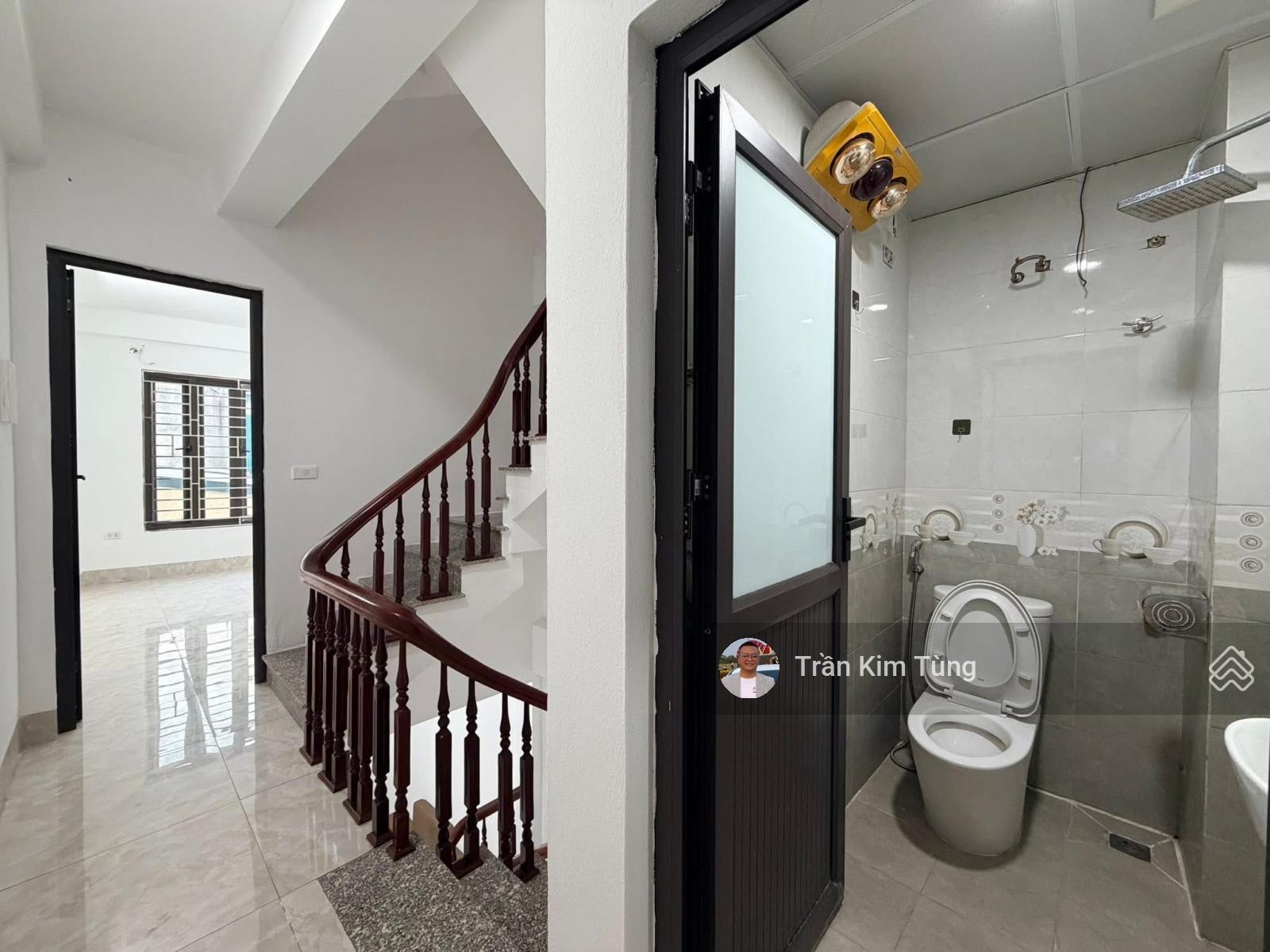 Bán nhà 36m2 Dân Xây Thạch Bàn, Ngõ Thông ngay gần đường Ô Tô Tránh Kinh Doanh.