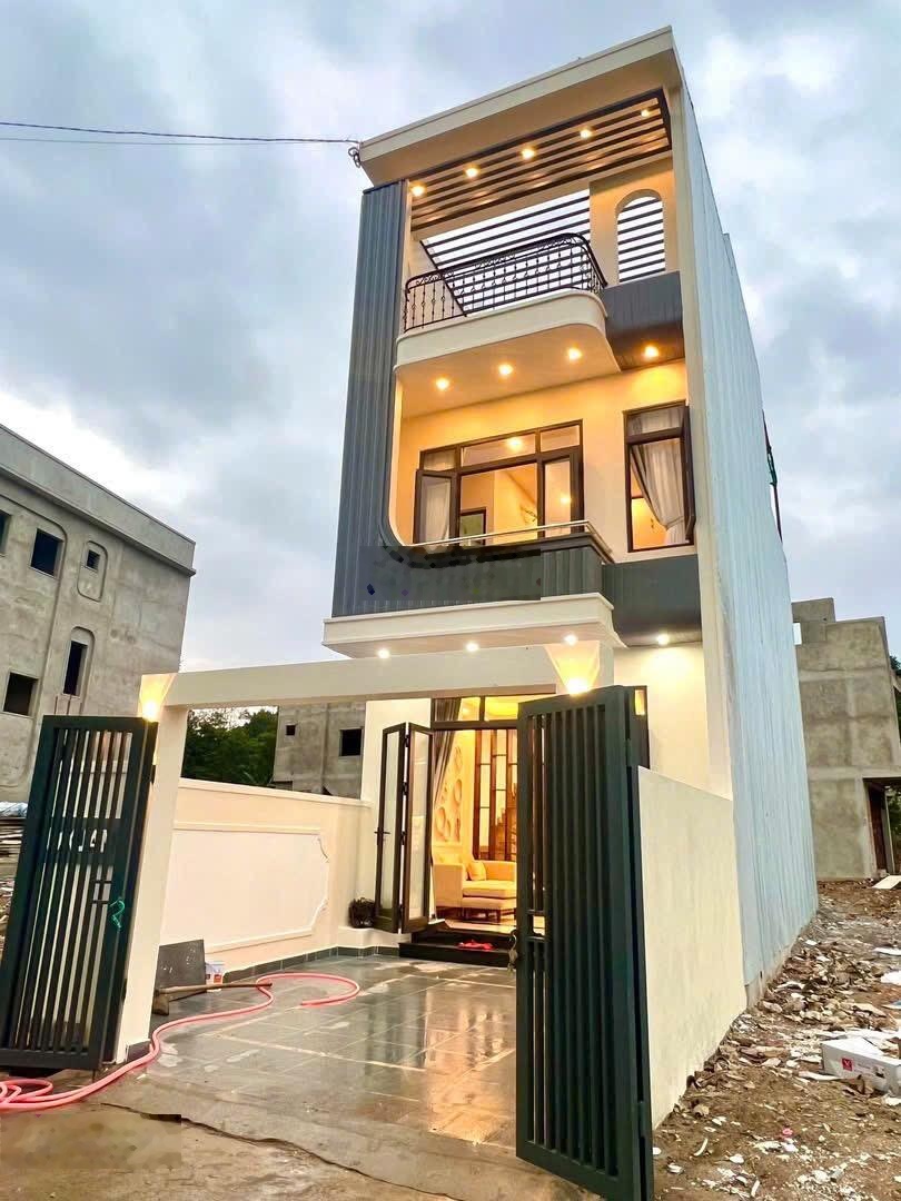 Nhà 3 tầng tại trục Huyền Trân Công Chúa, giữa không gian xanh Làng Hương Đồi Vọng Cảnh