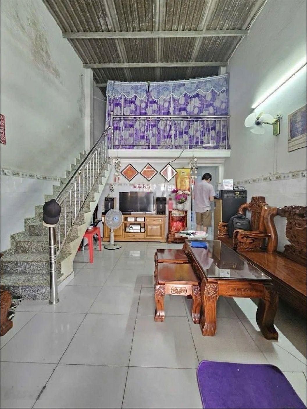 Bán đất tặng nhà cấp 4 dt 63m2 hẻm xe hơi thông trần hưng đạo gần chợ dĩ an, big c dĩ an chỉ 3.65t