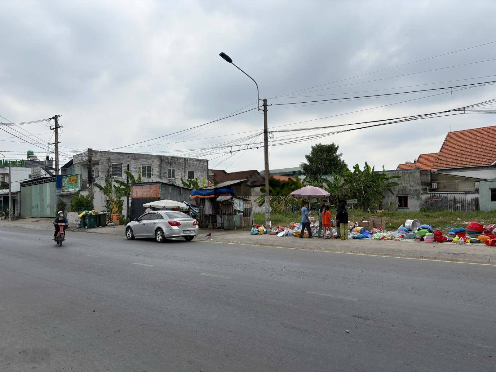 Đất đẹp góc 3 mặt tiền tỉnh lộ 832 Nhựt Chánh, Bến Lức, DT (872m) có thổ cư, bán giá tốt trước tết