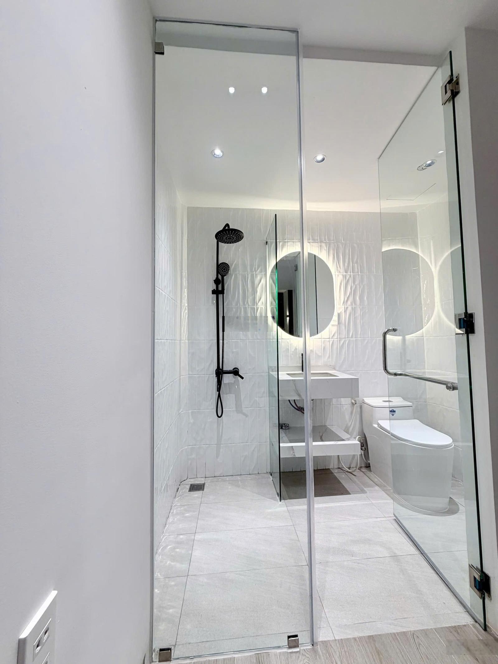 Bán nhà 4 tầng BTCT đường Hoà Bình, phường Hòa Thạnh, Tân Phú