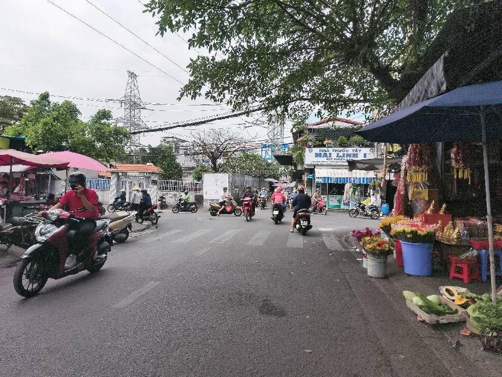 Nhà mới - mt sát chợ - gò xoài - lê văn quới (4x12m) kd đỉnh - đường nhựa 8m - chỉ: 4.7 tỷ