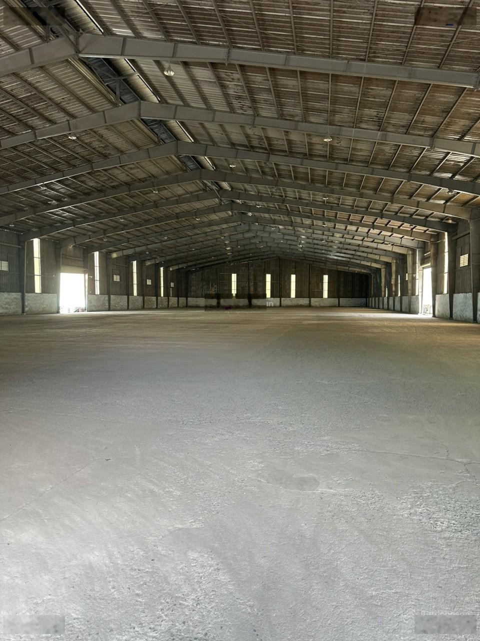 Cho thuê kho xưởng 1000m2 Quốc Lộ 1A, Thủ Đức, cont 24/24, có PCCC