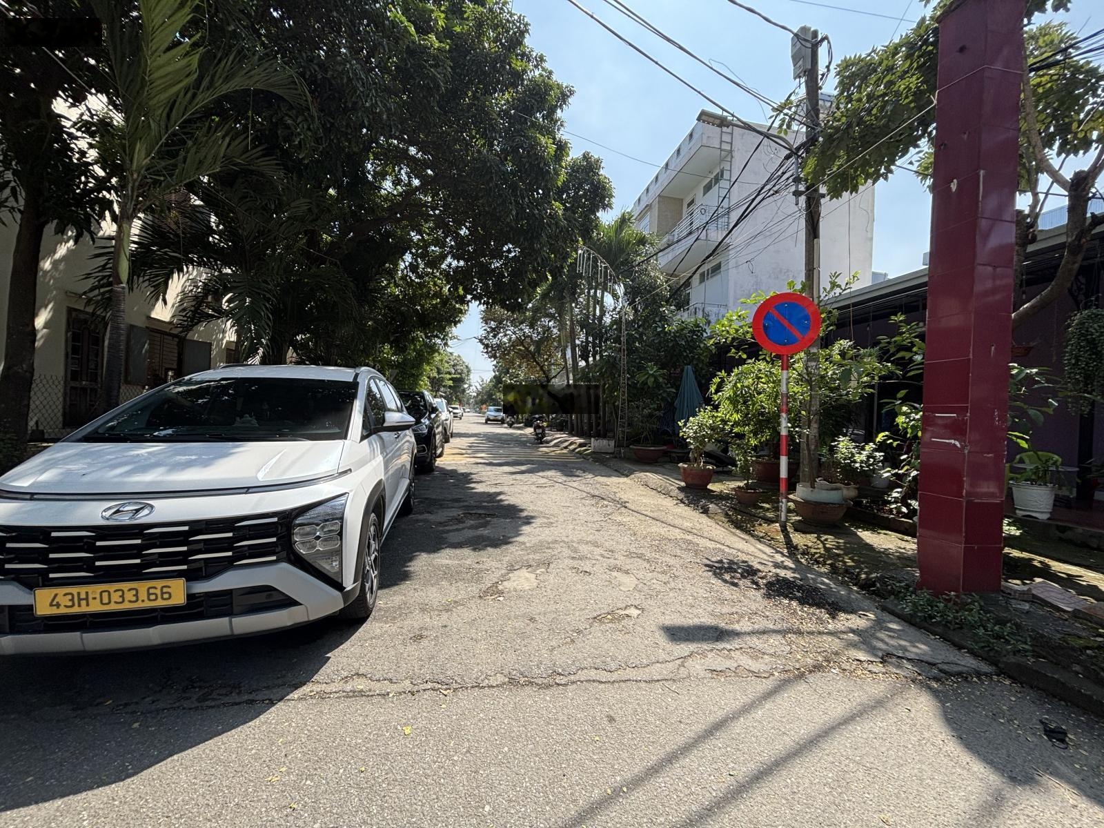 Bán nhà 2 mặt tiền Phan Văn Định đường 10,5m cách biển chỉ 100m