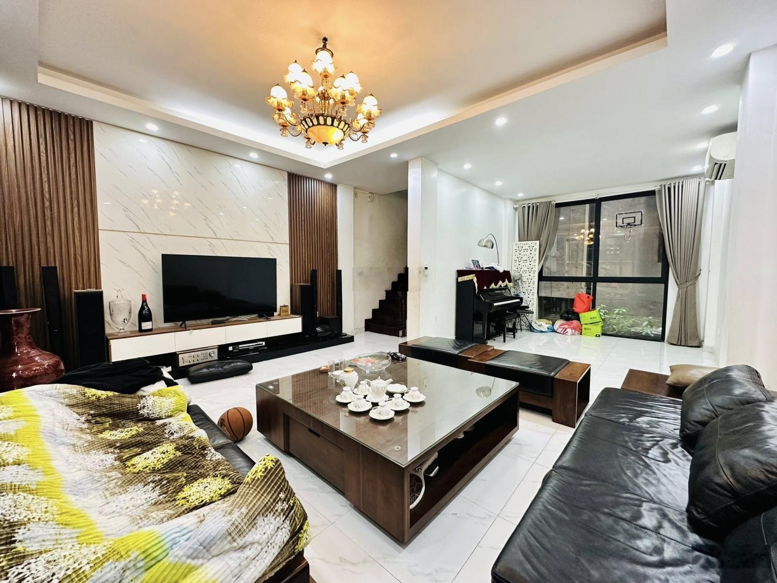 Bán nhà kim mã ba đình dt 45/50m x 5t x mt 5,5m giá 23,5 tỷ có thương lượng