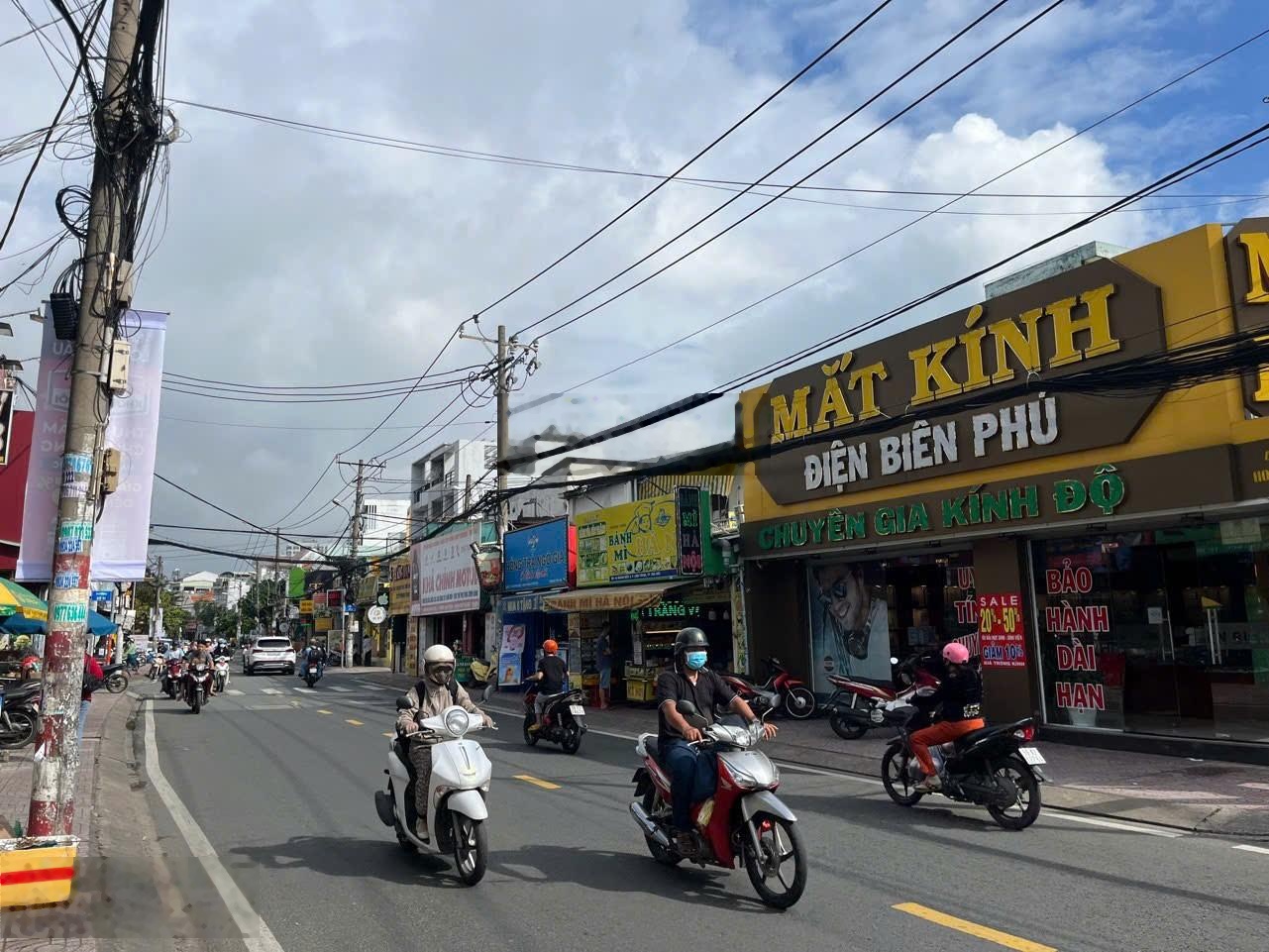 Cho thuê nhà góc 2MT Hoàng Diệu 2, DT 6x20m trệt lầu, DTSD 260m2