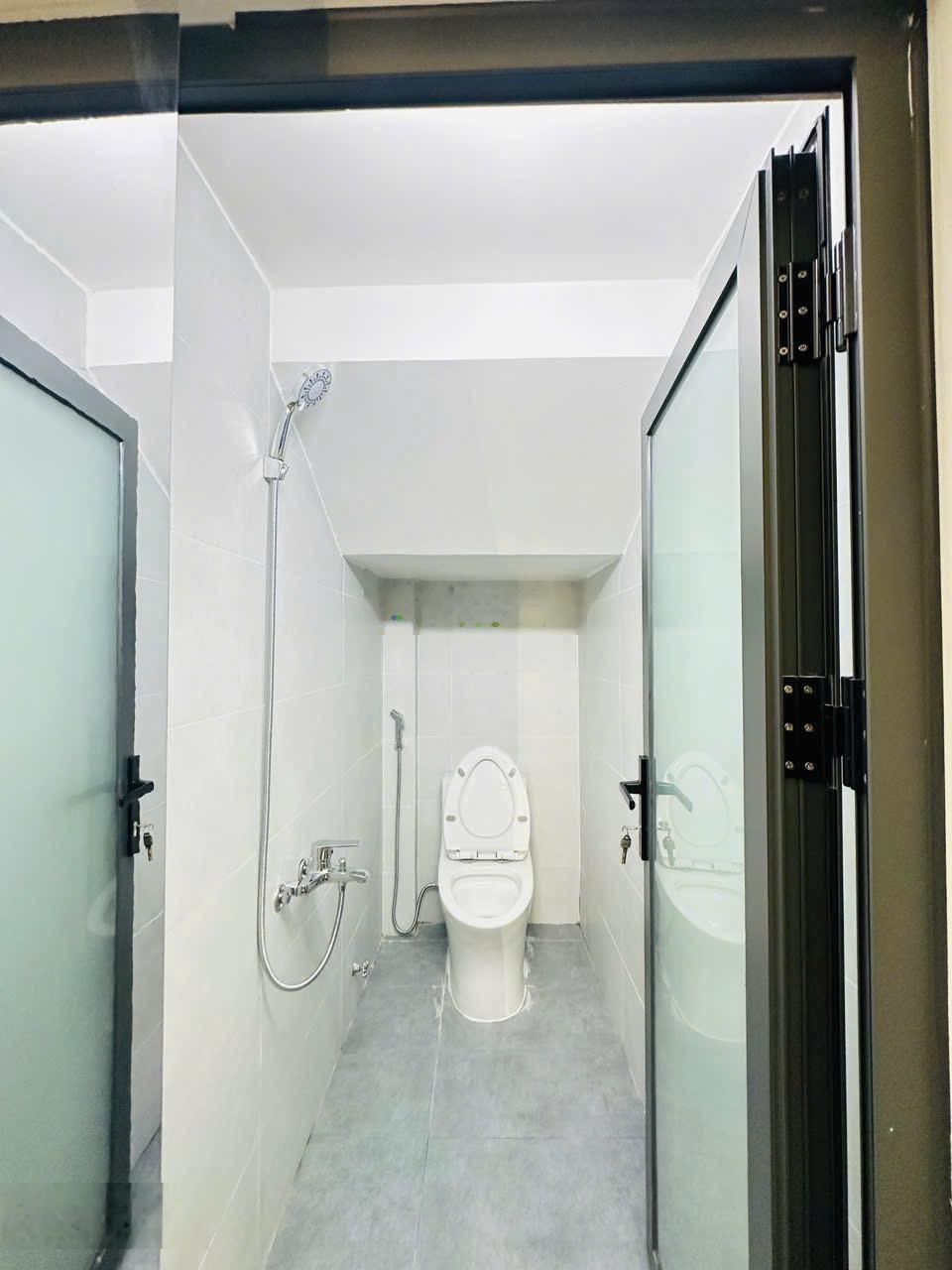 Nhà 3 tầng 2 mặt kiệt K698/.. Trần Cao Vân Thanh Khê , Cách biển Nguyễn Tất Thành tầm 100m,