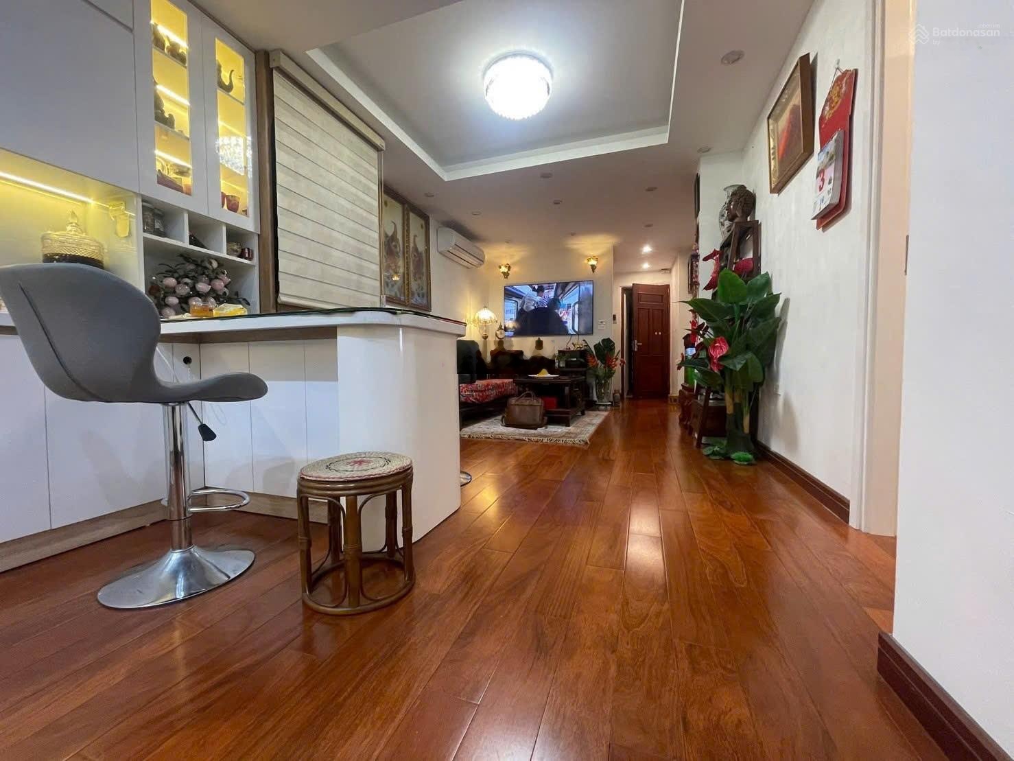 Nhà phố vọng đức sát hồ gươm ở ngay cực hiếm