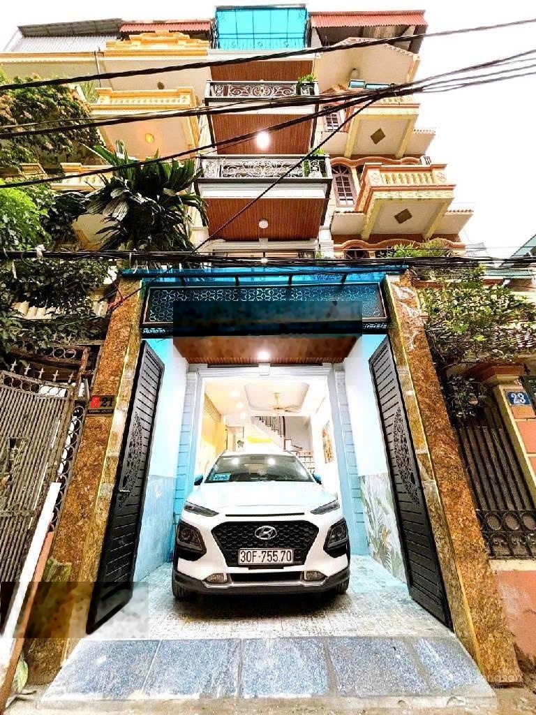 Bán nhà Phố Đặng Thuỳ Trâm, Cầu Giấy, phân lô oto đỗ cửa DT70m2 x 4 Tầng, 1 bước ra phố, Giá 24 Tỷ