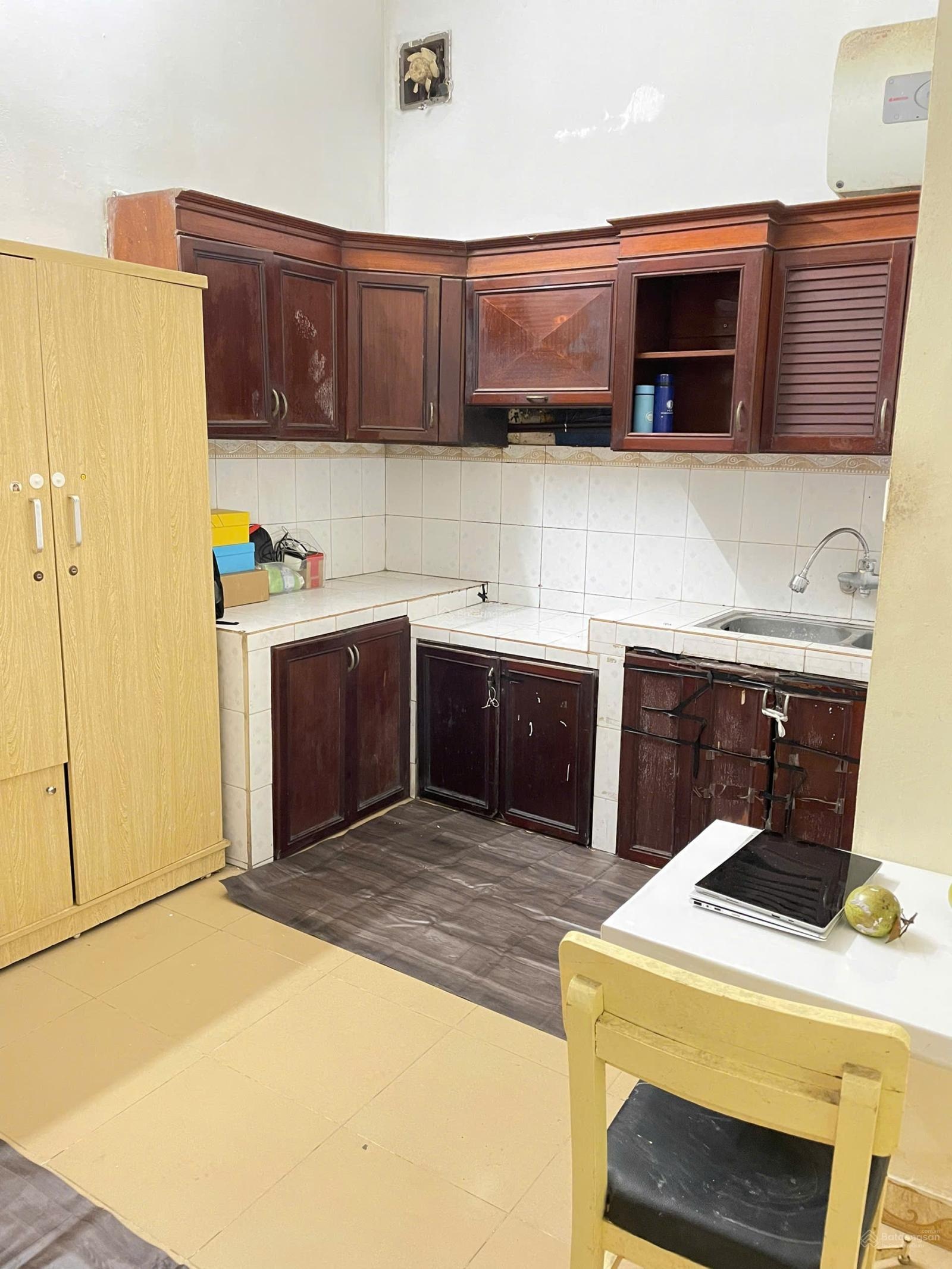 Chính chủ cho thuê phòng ngõ 594 Đường Láng, 23m, wc khép kín, full đồ. ĐT/zalo: 0904043335