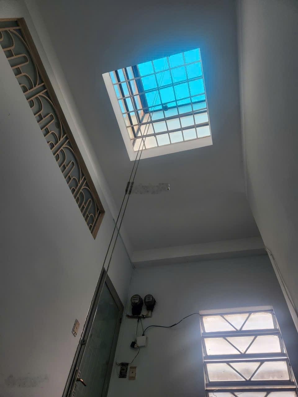 Quận 3 - Lê Văn Sỹ. 4 Tầng. 7PN. 52m2 nở hậu. Vài bước ra Trường Sa. 9 tỷ