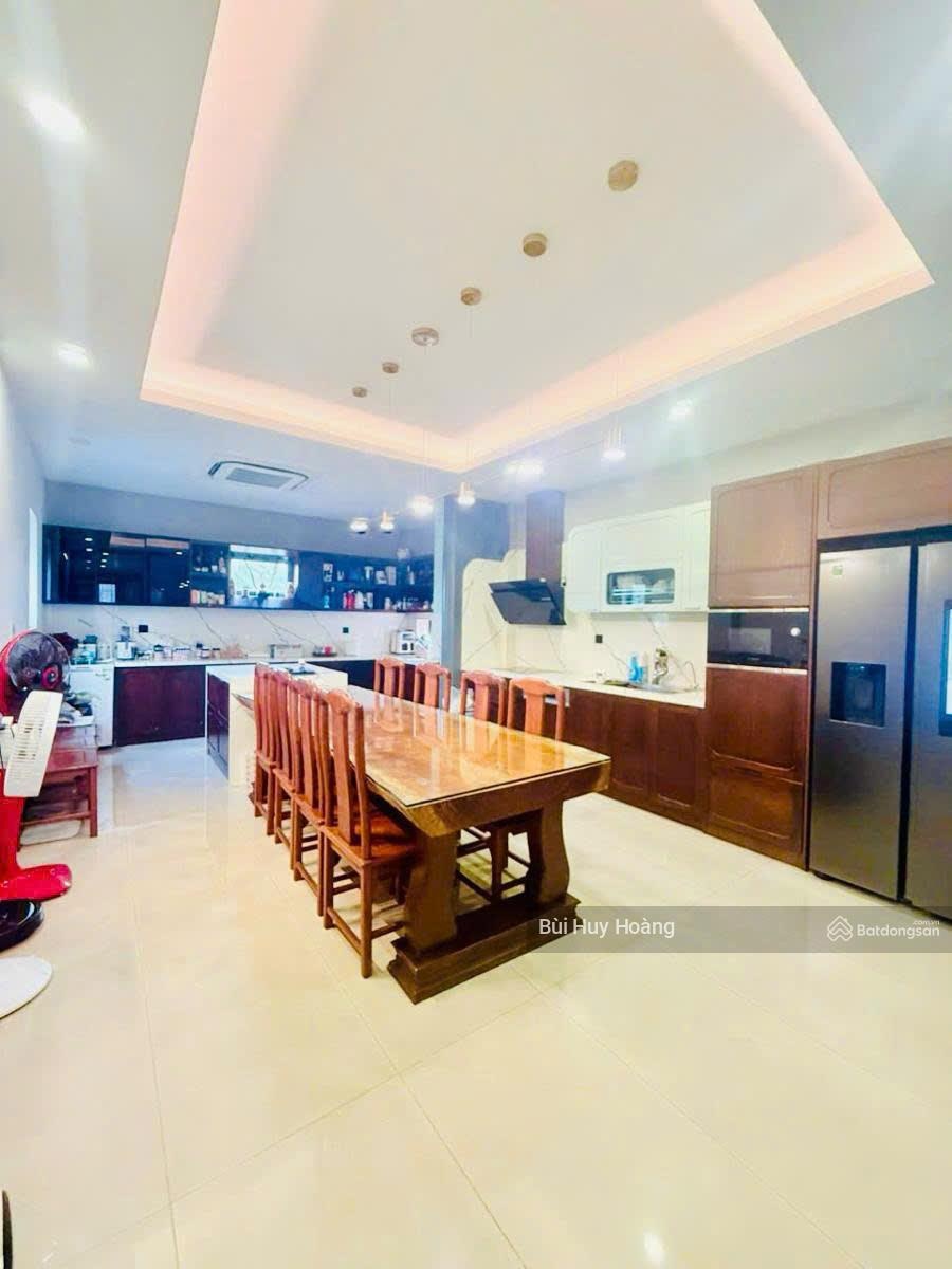 Cầu giấy - phân lô - ô tô tránh đỗ - 115m2 chỉ 33,x tỷ - 2 thoáng nở hậu - trung kính - mạc thái tổ