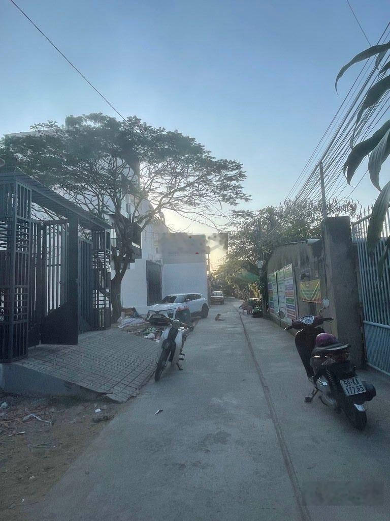 Siêu rẻ - Nhà đẹp ngay Hồ Học Lãm - Sát Võ Văn Kiệt - An Lạc - 4 tầng -93m2 hẻm xe hơi